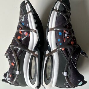 Nike Air Kukini SE Paint Splatter: Black, White, Multi-Color (7.5M / 9W)